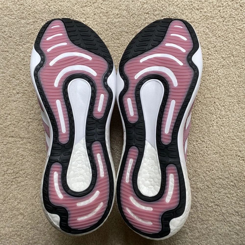 NEW! Women’s Adidas Supernova 2 Sneakers - Picture 9 of 10